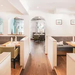 Pop-up Living Zell Am Hotel 4*