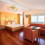 Hotel Pop-up Living Zell Am 4*