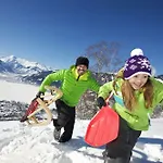 Pop-up Living Zell Am Hotel 4*