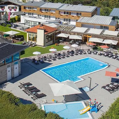 فندق Pop-up Living Zell Am 4*
