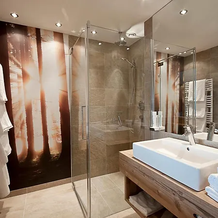 Pop-up Living Zell Am فندق 4*
