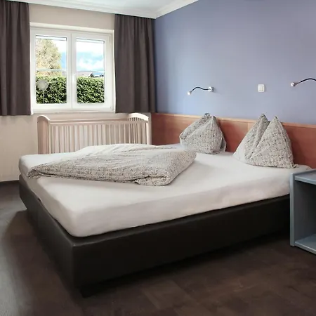 Pop-up Living Zell Am فندق 4*
