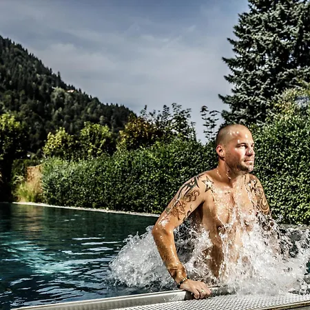 Pop-up Living Zell Am 4* زيل أم سي