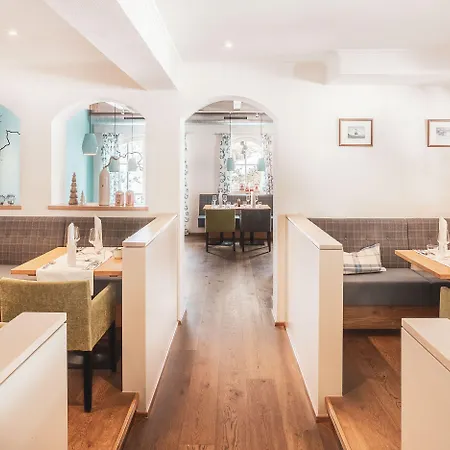 Pop-up Living Zell Am Hotel