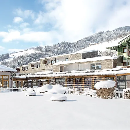 Pop-up Living Zell Am Hotel 4*