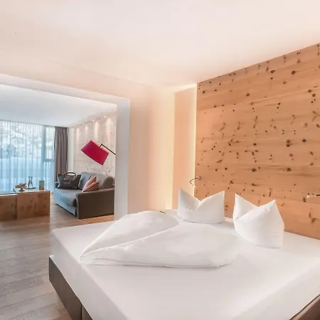 Hotel Pop-up Living Zell Am 4*