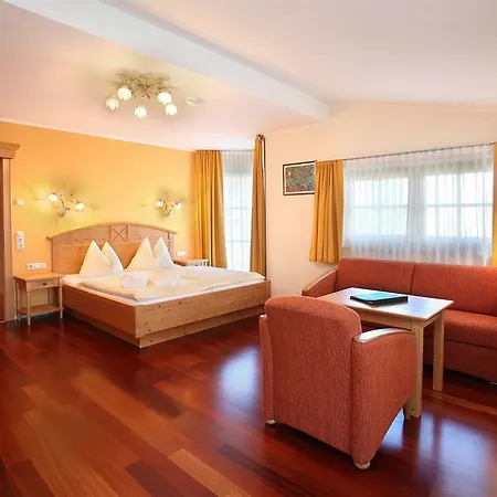 فندق Pop-up Living Zell Am 4*
