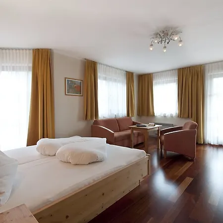 ホテル Pop-up Living Zell Am 4*