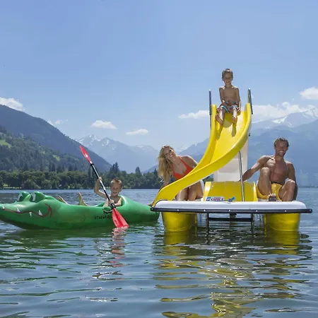 Pop-up Living Zell Am ホテル