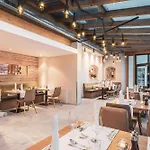 Hotel Pop-up Living Zell Am 4*