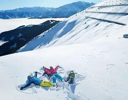 Hotel Pop-up Living Zell Am 4*