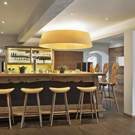 Pop-up Living Zell Am Hotel 4*
